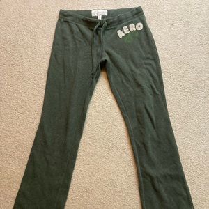 Army green aero aeropostale sweat pants size small cotton